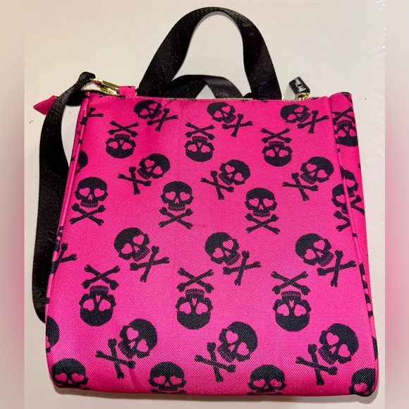 NWOT Betsey Johnson Pink Skull and Crossbones Print Women's Lunch Tote - Picture 5 of 7